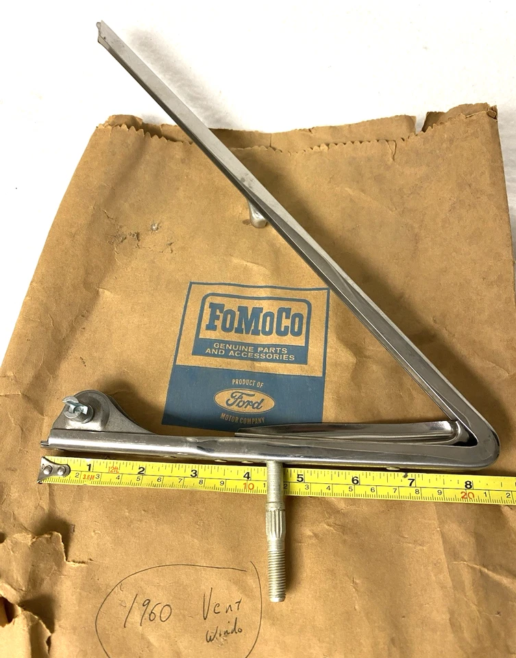 НОВАЯ ИЗ СТАРЫХ ЗАПАСОВ ВЕНТИЛЯЦИОННАЯ ОКОННАЯ РАМА FOMOCO, 60-??FAIRLANE, GALAXIE, УНИВЕРСАЛ РАНЧО, ЛЕВАЯ СТОРОНА ВОДИТЕЛЯ, 19 - Изображение 4 из 4