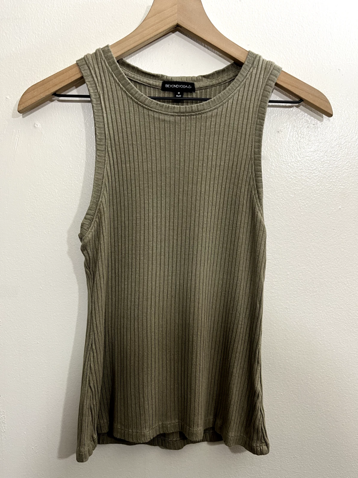 beyond-yoga muscle featherweight femme ribbed tank-top