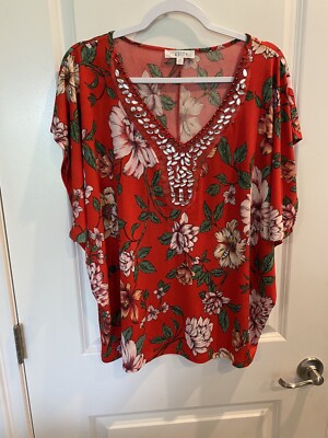 Lavish women s 1x oversized shortsleeve blouse, gorgeous detail