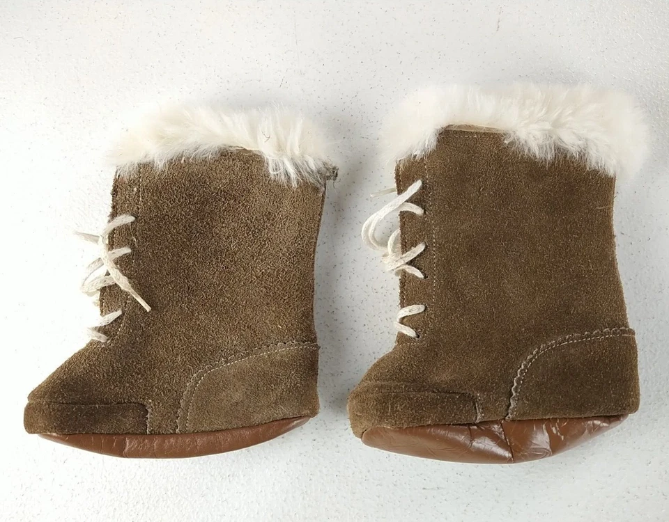 Botas mocassins de couro para bebês botas forradas de pele feitas à mão artesanato indígena nativo - Imagem 2 de 4