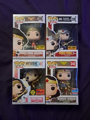 Wonder Woman Funko Pop Lot  NYCC Con Shared Stickers Hot Topic Exclsuives 