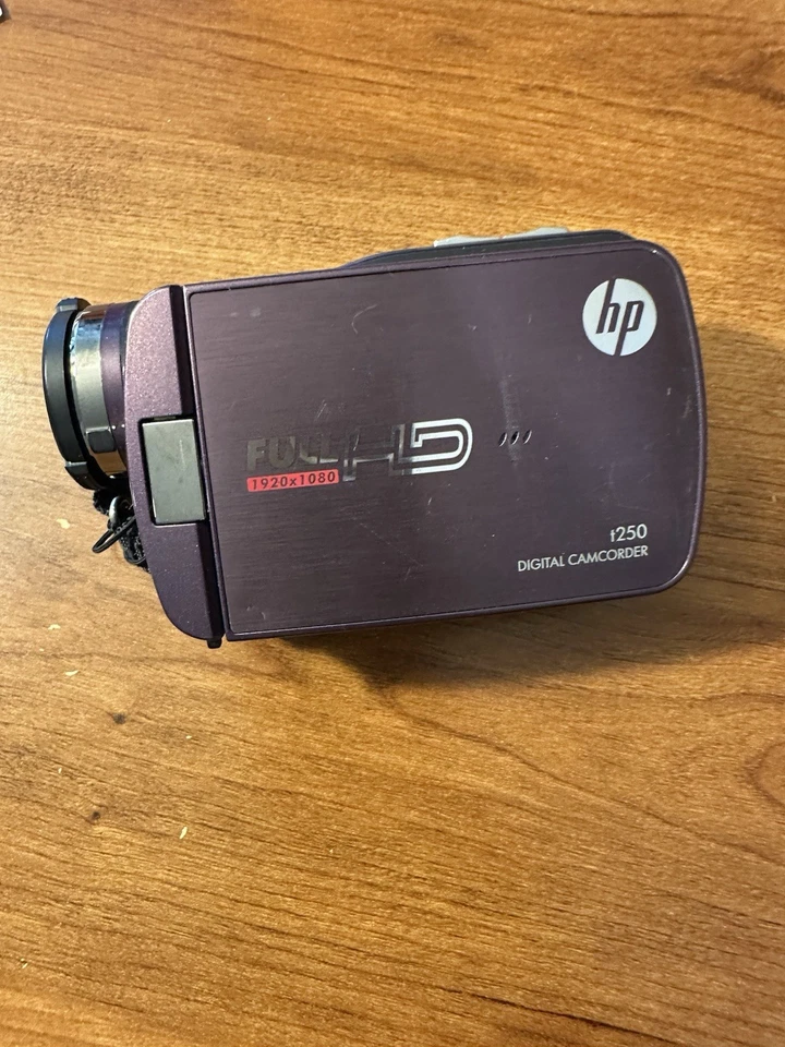 Hp Camcorder t250 Touch Screen PLEASE READ for parts or Repair - Image 3 of 3