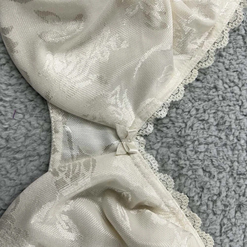 Sutiã vintage Bestform 38C Underwire 6302 anos 90 - Imagem 3 de 4
