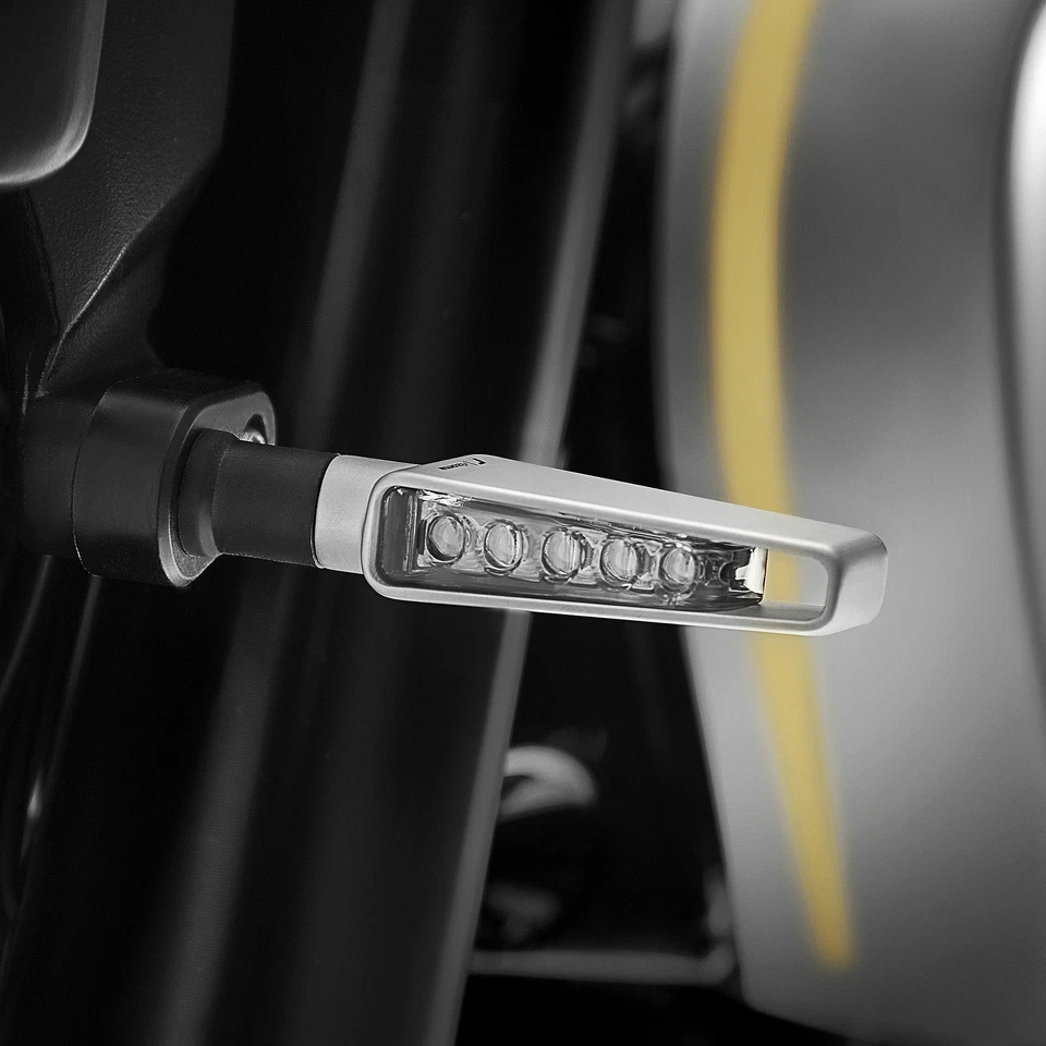 RIZOMA FR130A FRONT SEQUENTIAL LED ARROWS VISION MV AGUSTA F3 675 2013 13 - Image 4 of 4