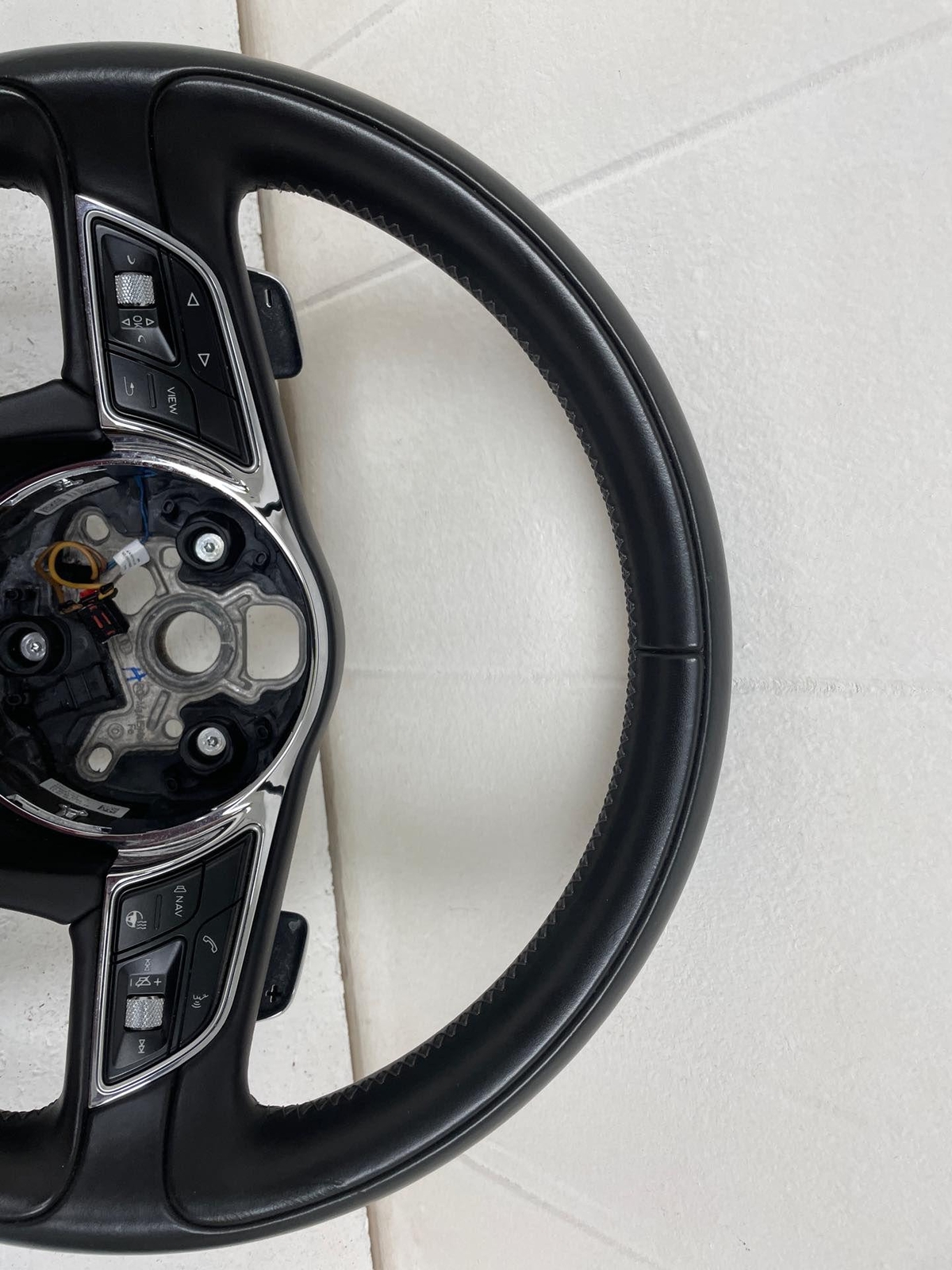 2016-2020 BENTLEY BENTAYGA STEERING WHEEL HEATED W/CONTROLS AND PADDLE SHIFTERS