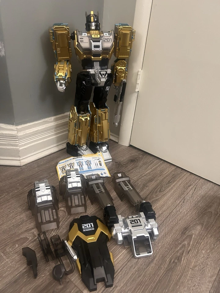 Трансформирующийся робот-игрушка Transformers Member's Mark с имитацией эффекта дыма - Изображение 4 из 4