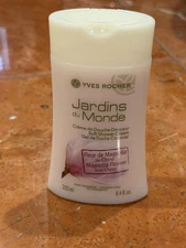 YVES ROCHER JARDINS DU MONDE MAGNOLIA FLOWER SOFT SHOWER CREAM 8.4 OZ 250 ml NEW