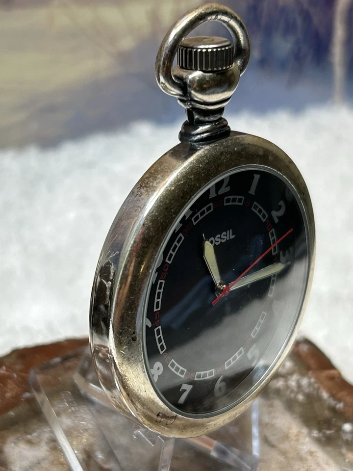 Reloj Bolsillo Hombre Vintage Tono Plateado Fossil Mood Cuarzo. Funciona muy bien mantiene el tiempo Foto 2 de 4