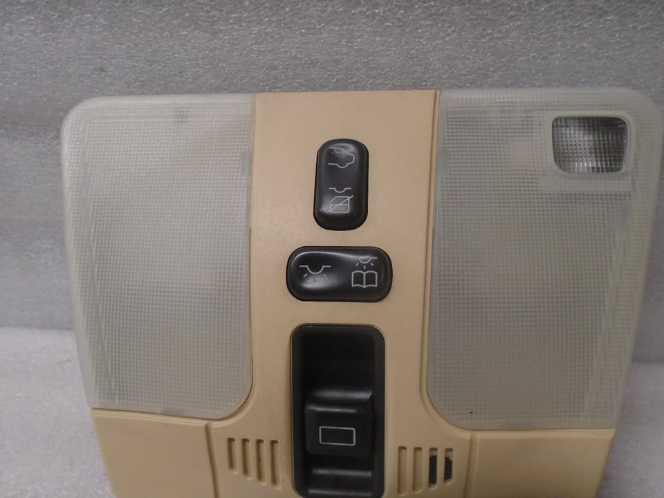 1996-2002 Mercedes E320 W210 Overhead Dome Light Lamp 2108202901 OEM DK712120 - Image 3 of 4