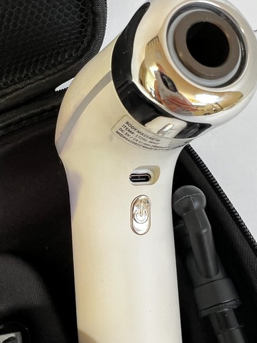 Brookstone Portable Deep Tissue Percussion Massager with attachments & Case - Picture 4 of 8