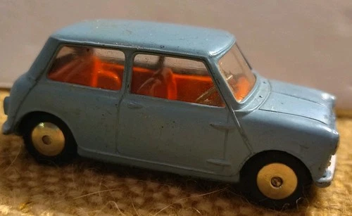 Vintage CORGI TOYS #226 MORRIS MINI MINOR Light Blue/Red Interior FREE SHIP