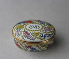 Halcyon Days Enamel 1985 "A Year to Remember" Oval Trinket Box