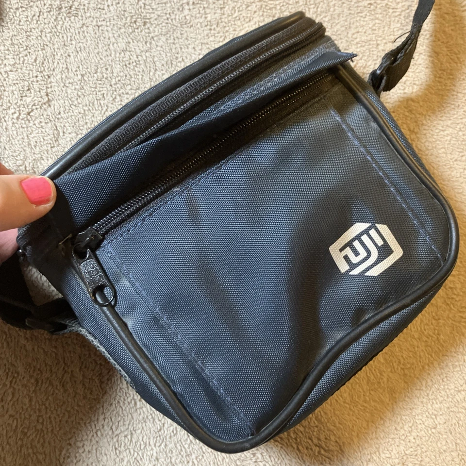 Bolso para cámara Fuji años 90 vintage con correa ajustable y bolsillo exterior azul Foto 3 de 4