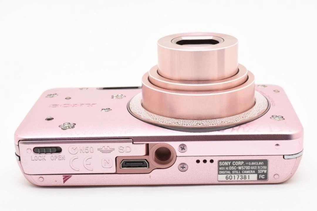 【オールドコンデジ】 SONY Cyber-shot DSC-W50 Sony Cyber-shot DSC-W50 6.0MP Digital Camera - Silver for