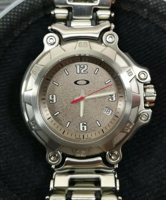 oakley crankcase watch