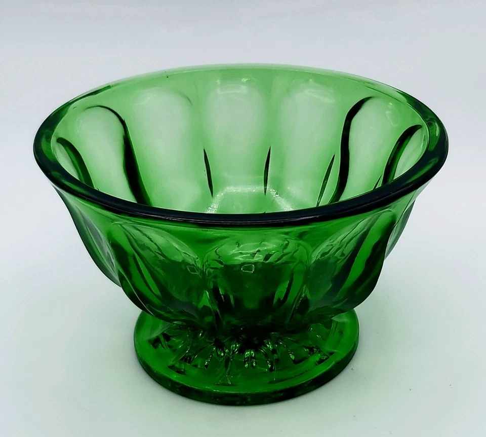 Vintage Anchor Hocking Fairfield Emerald Green Glass Thumbprint Pedestal Bowl - Image 3 of 4