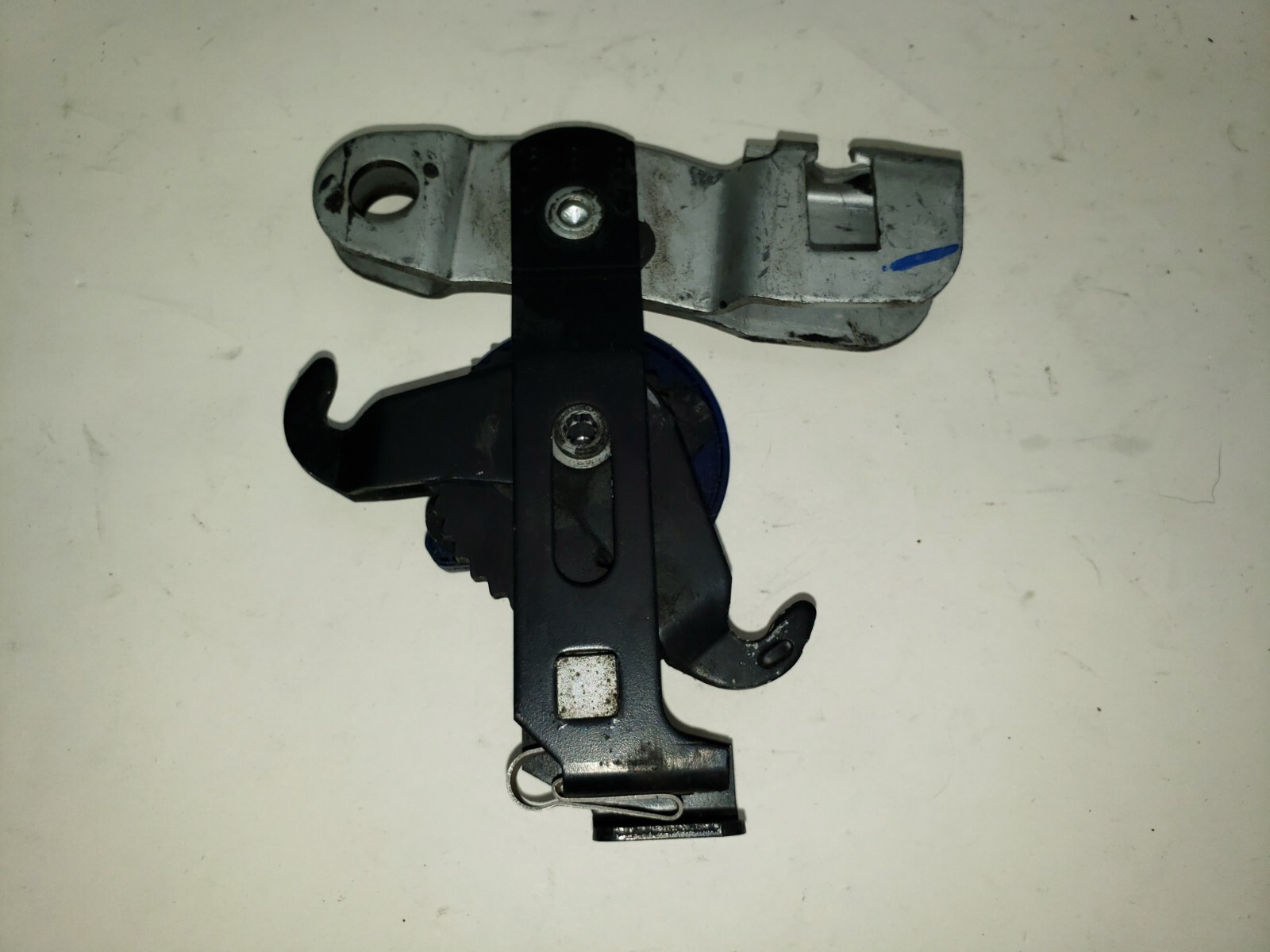 2008 Mercedes E350 W211 BRAKE EMERGENCY PARKING BRAKE BRACKET