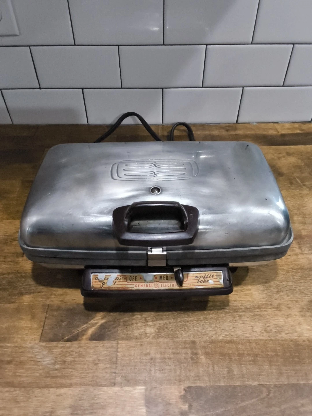 Vintage GE 14G42 Automatic Grill Waffle Maker Chrome Tested And Works 3 Settings