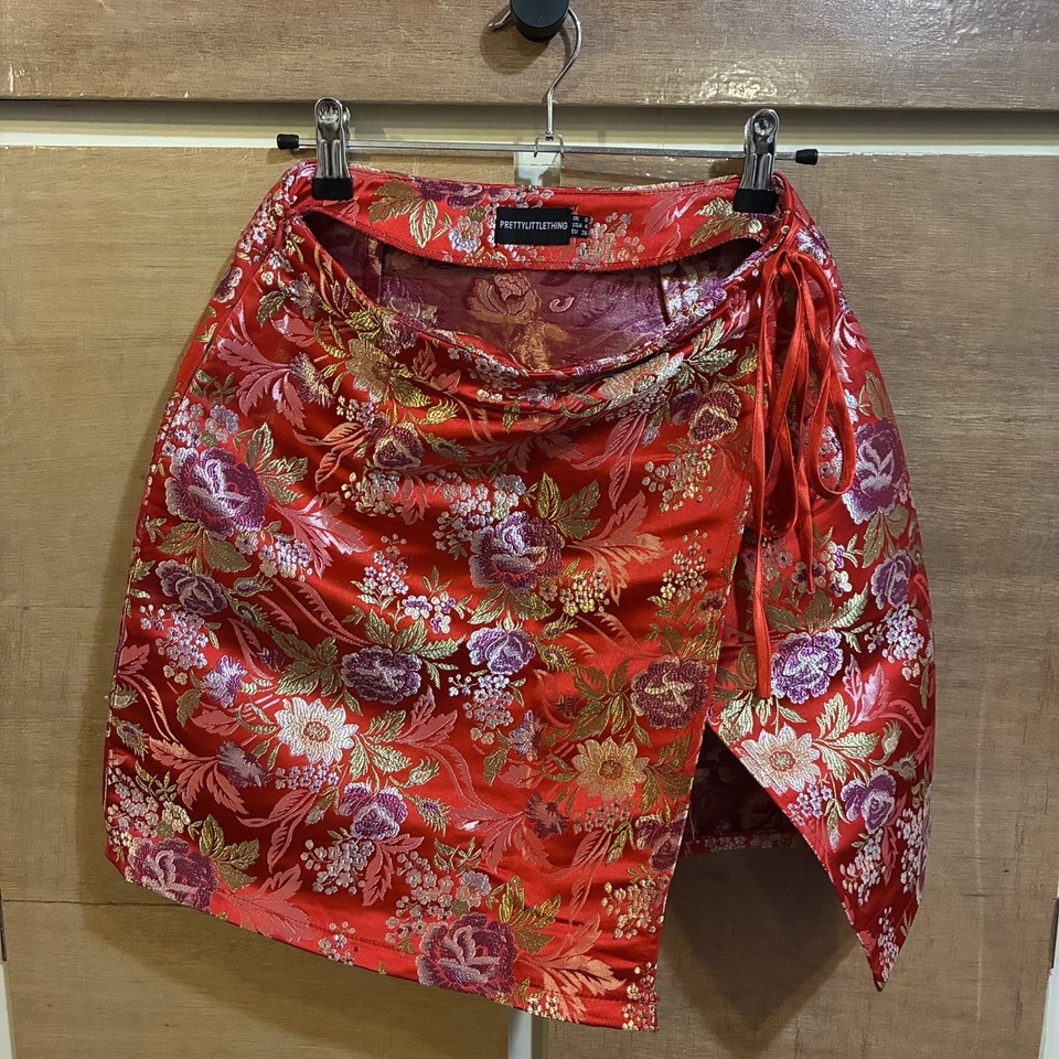 PRETTYLITTLETHING Women’s Red Floral Oriental Wrap Mini Skirt Size 8