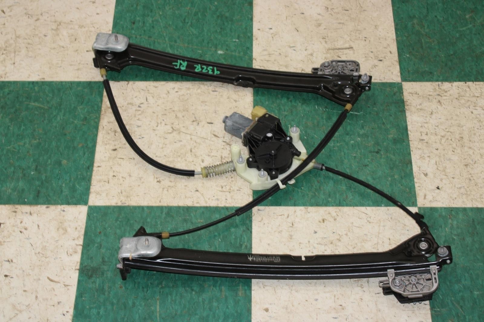Maserati Ghibli 2014-2022 Front Right Window regulator