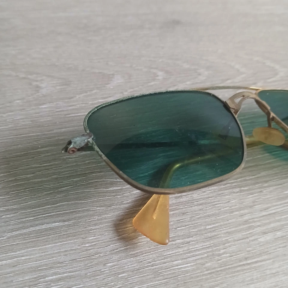 Par De Gafas De Sol Navigator Verde Hippie Años 70 Marco Dorado De Colección Foto 3 de 3