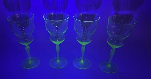 Set Of 4 Fancy Uranium Glass Wine Glasses Ribbed Art Deco Depression Era 7.75"