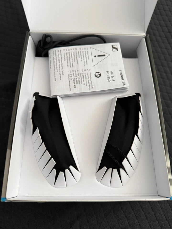 Sennheiser HD 560S Open-Back Headphones - Used, Complete with Box & Cable, photo 3 of 5