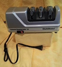 CHEFS   CHOICE  PROFESSIONAL SHARPENING  STATION 130 3-STAGE