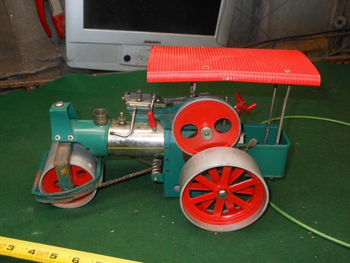 OLD SMOKEY STEAM ENGINE ROLLER TRACTOR-MADE IN WEST GERMANY - Picture 6 of 12