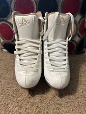 AMERICAN FIGURE SKATES JUNIOR SIZE 3 REALLY NICE
