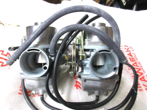 KAWASAKI  KZ400D  NOS CARBURETOR ASSY   KZ400S               16001-246