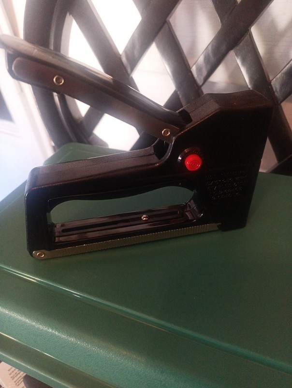 Staple Gun