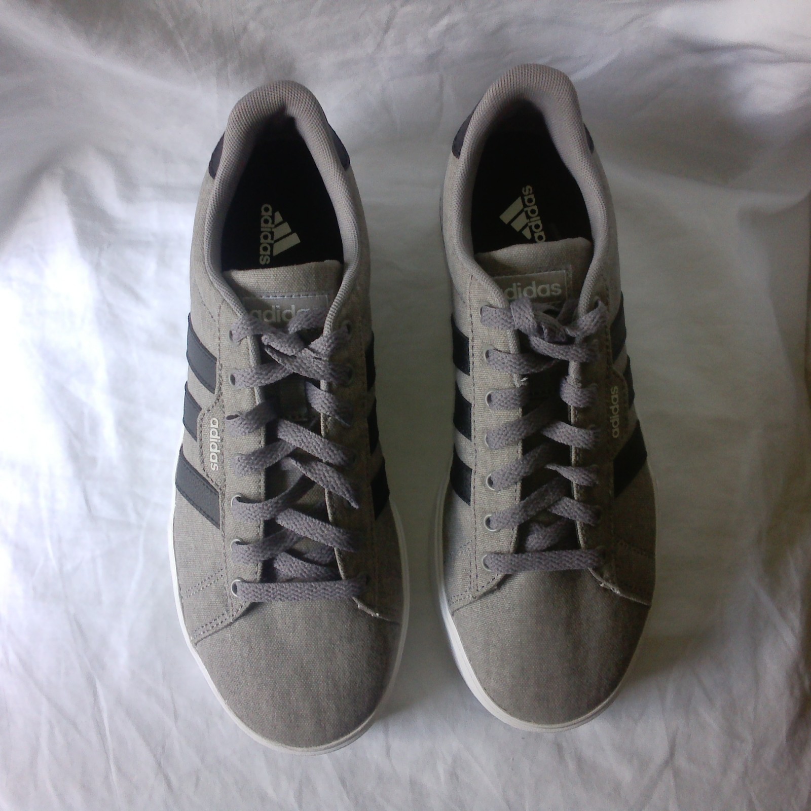 Adidas Sneakers/Tennis Shoes Men’s 8 Grey W/Black Accents Adidas Sneakers/Tennis Shoes Men’s 8 Grey W/Black Accents