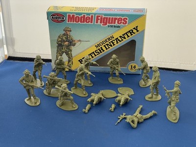 VINTAGE AIRFIX Modern British INFANTRY MILITARY FIGURE SET.