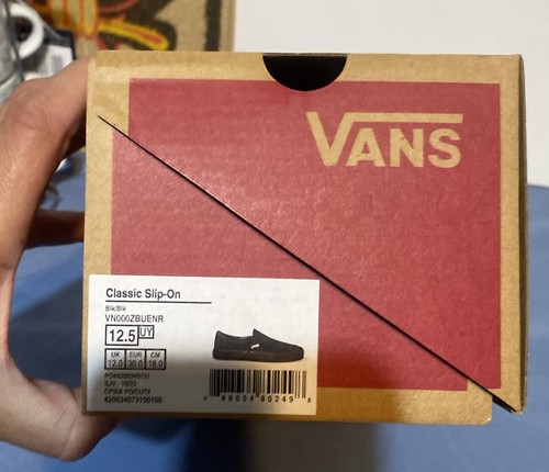 Boys Vans Classic Canvas Slip On Shoes Size 12.5 Triple Black NEW - Picture 7 of 7