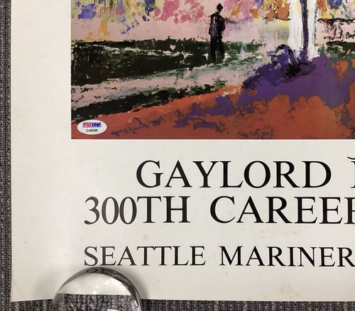 Gaylord Perry Signed Print 21x33 Mariners 300 Win LeRoy Neiman Art Auto PSA/DNA - Picture 6 of 8