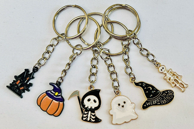HALLOWEEN KEYRINGS TRICK OR TREAT SPOOKY PARTY PRIZE FAVORS PARTY BAG  GIFT