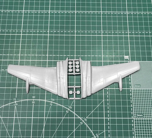 AMODEL 1477 D.H.106 Comet-4C Scale 1:144 - Plastic model kit - Picture 3 of 12