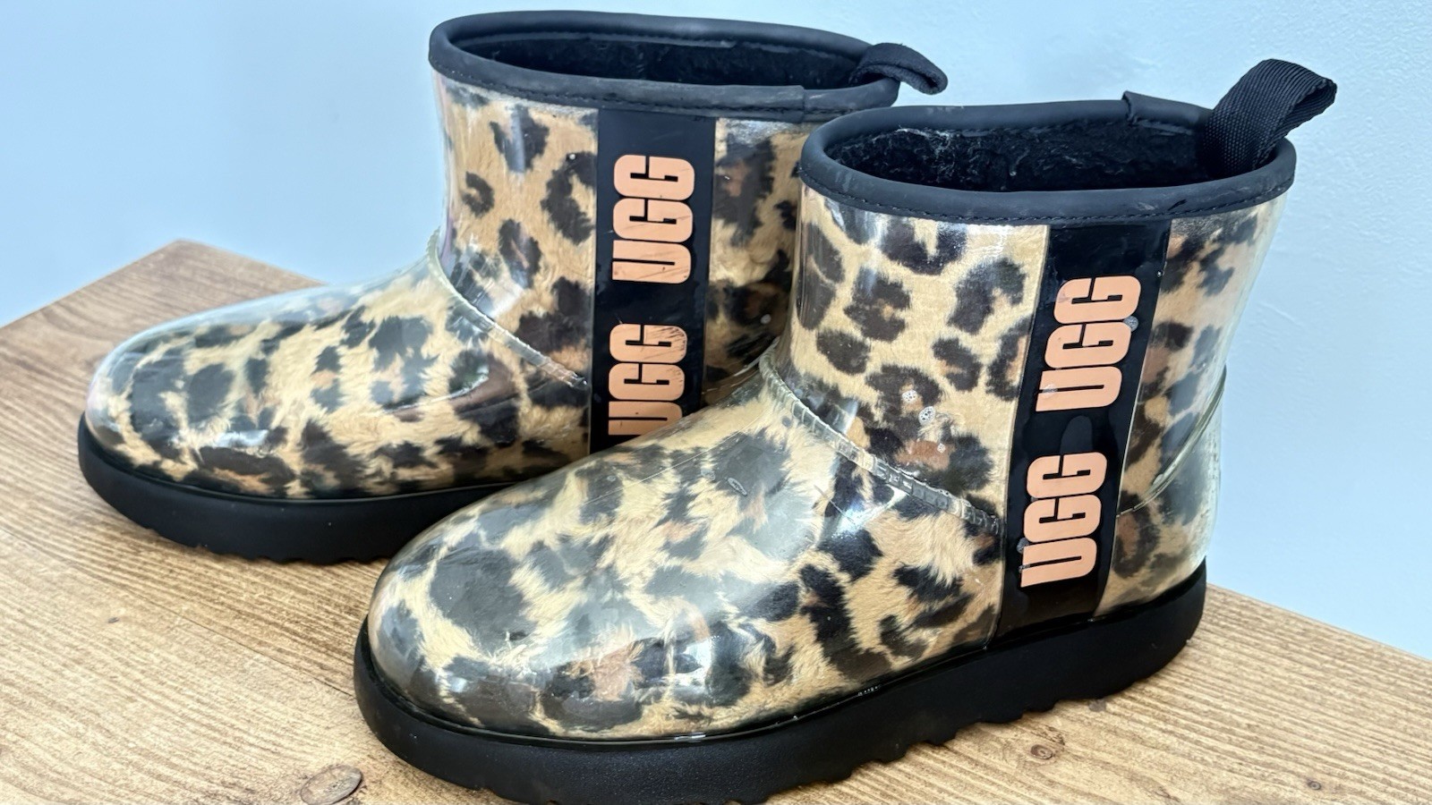 BOTA IMPERMEABLE UGG CLASSIC TRANSPARENTE MINI PANTHER CARAMELO UK 5 Euro 38