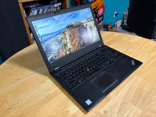 LENOVO THINKPAD P52 i7-8750H @ 2.20 GHz, 16 GB RAM, 512 SSD, Quadro P1000, Pro