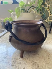 Vintage Hammered Copper Cauldron With Iron Handle and three legs Patina