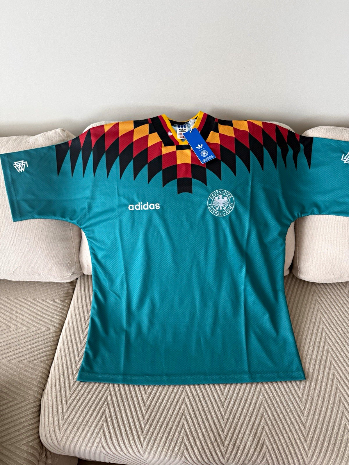 adidas  vintage/retro Germany DFB Soccer /football Jersey Men’s Size MLicensed