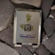 2018 Panini Material Signature Treasures Mariano Rivera Game Used Button-AUTO /1