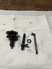 1998 97-99 CR250R CR250 Exhaust Power Valve Governor Linkage Actuator Arm Shaft