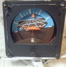 Castleberry 900-23V  Attitude Gyro 504-0027-901 / S-Tec 6413-0    *Tested