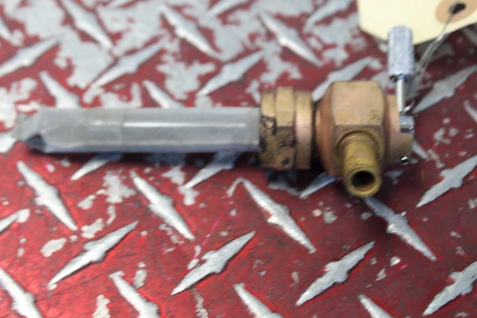 1995 HARLEY DAVIDSON DYNA SUPER GLIDE PNGEL FUEL PET COCK PETCOCK DSG18 - Image 3 of 4