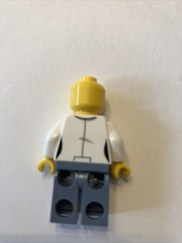Lego Volcano Explorer female scientist cty0680 near complete missing hair - Picture 2 of 2