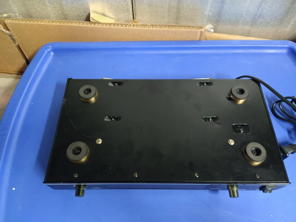 Audio2000S AWR6112 Profressional Wireless Microphone Charging System/Receiver - Image 2 of 4