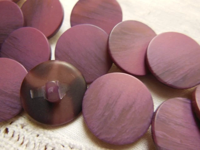 Lot De 19 Boutons Vintage Violet Prune Avec Trous - 1,7 Cm - Parfait Pour Customisation