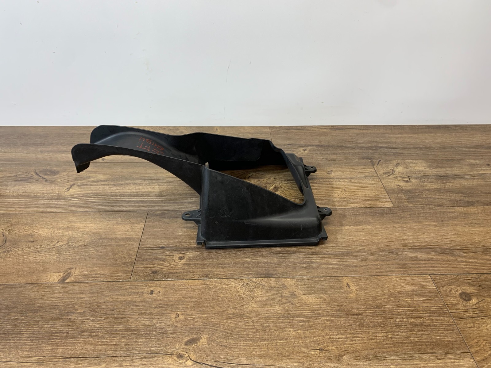 2014-2019 Maserati Ghibli Front Air Intake Duct Shroud Left Side 670004140